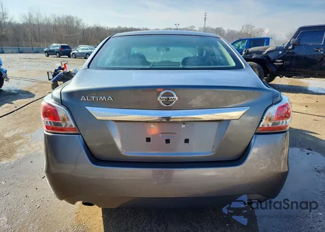 2015 Nissan Altima 2.5 из США, поврежденный, VIN 1N4AL3AP8FN375404